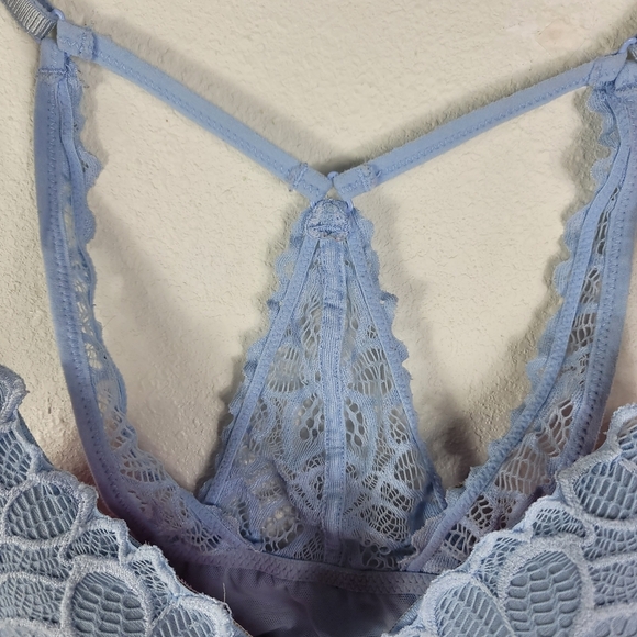 PINK by Victoria's Secret Lilac Lace Date Racerback Bra Size 32C blue - Picture 3 of 8